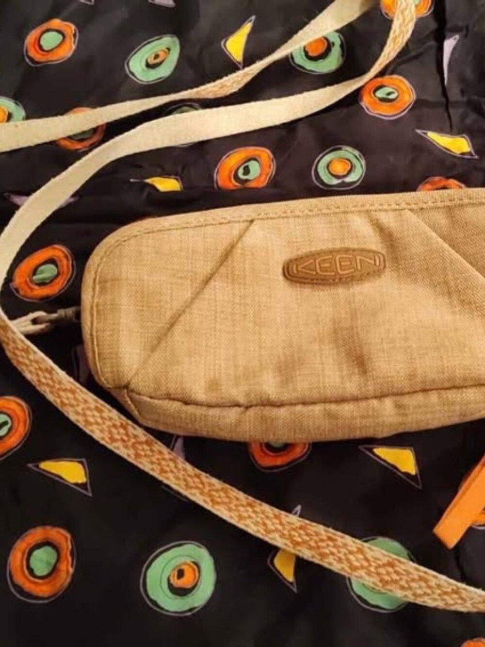 Keen Hazel Cross-hatch Wristlet Wallet Purse Bag Cross-body